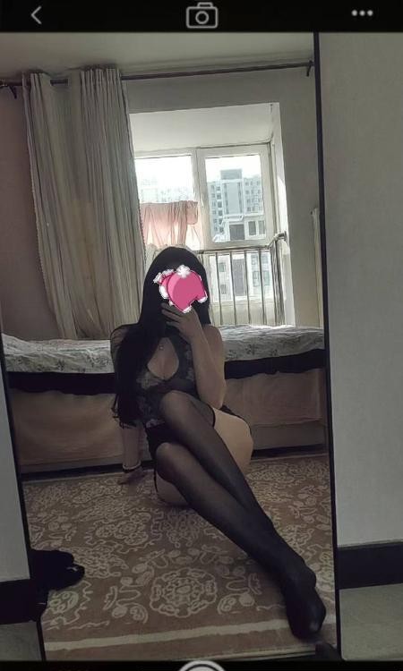 高挑身材颜值御姐