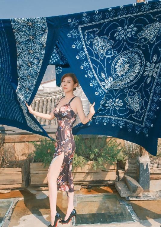 苗条身材气质长腿御姐