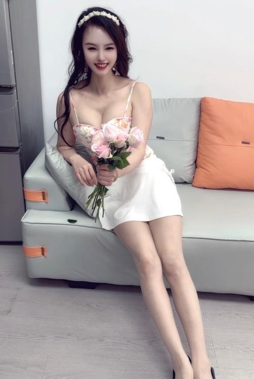 特色水墨大胸骚逼甜甜