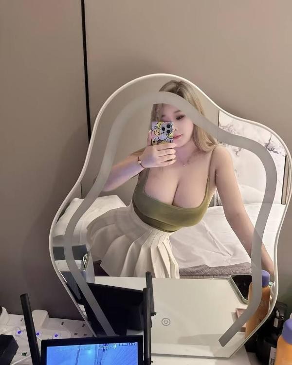 丰满白兔风骚服务老师