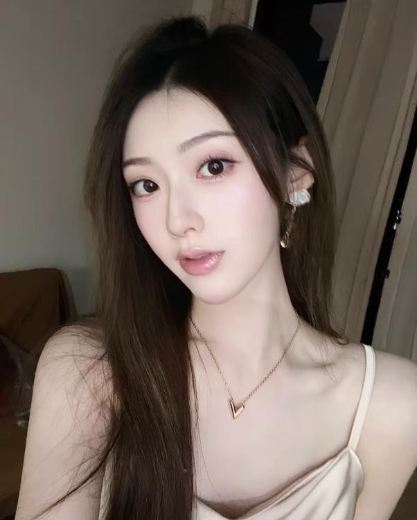 清纯甜美气质白小纯