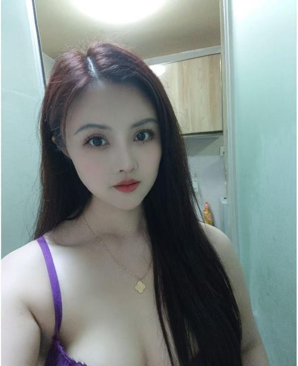 大胸女友李一桐