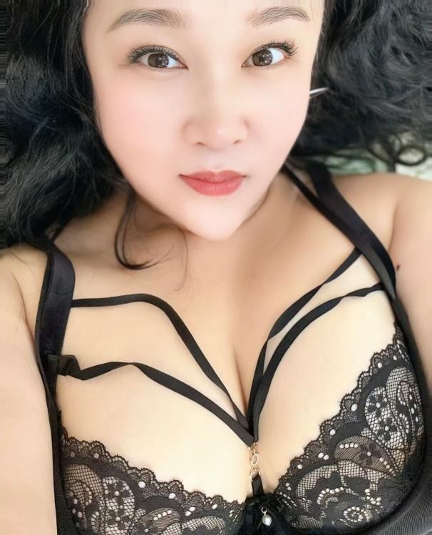 滨江大屁股巨骚熟女