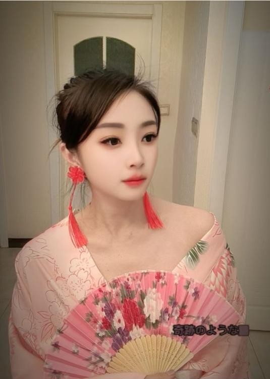 春节不打烊小姐姐