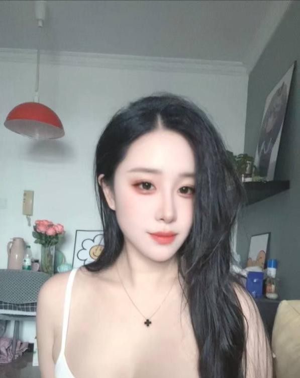 市南白皙女友感清清