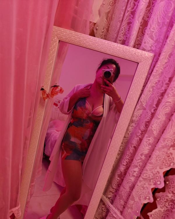 丰乳肥臀水娃榨汁姬