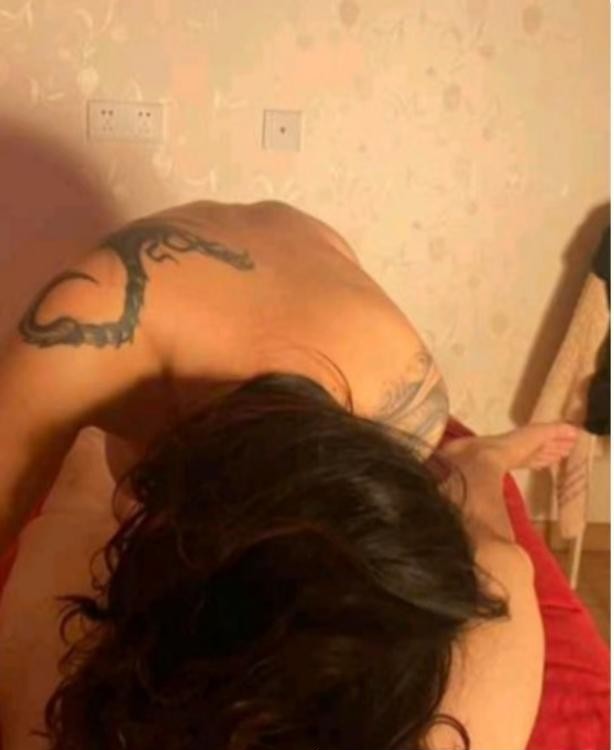 成都颜值纹身少妇