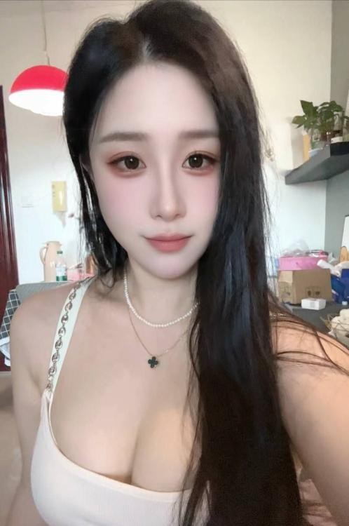 市南白皙女友感清清