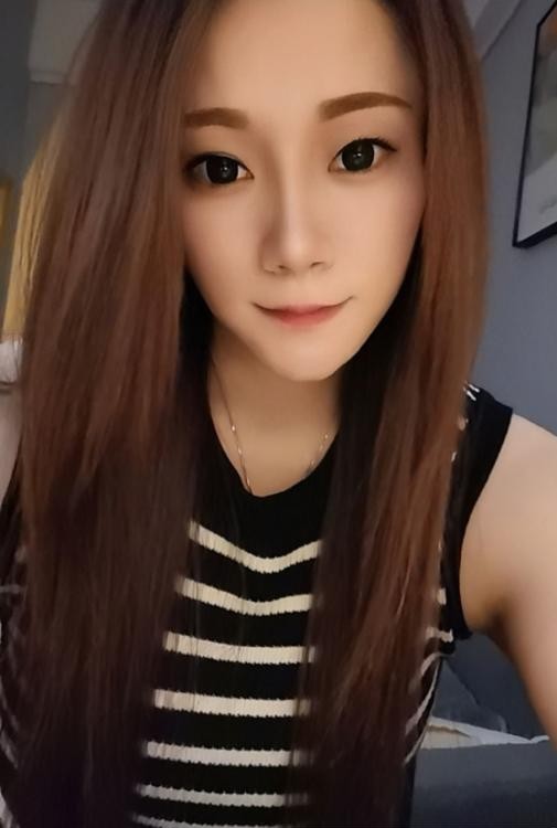 龙华大胸性感小姐姐