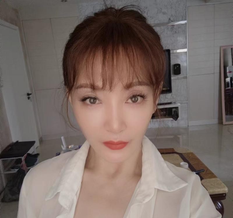 猫姐黑丝女老师剧情