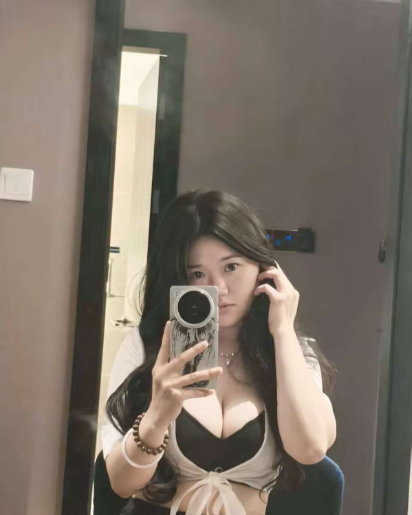 二刷白云大奶波波