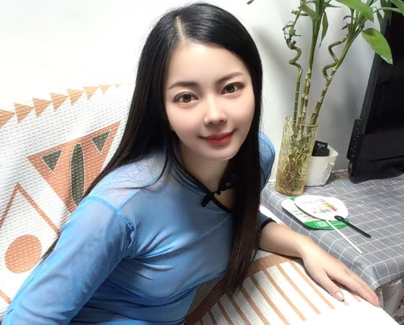 服务系风骚美臀少妇