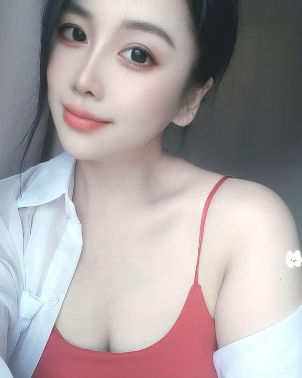 成华区会三通的小姐姐