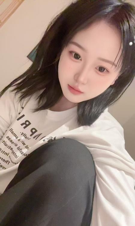 大胸纯欲小姐姐