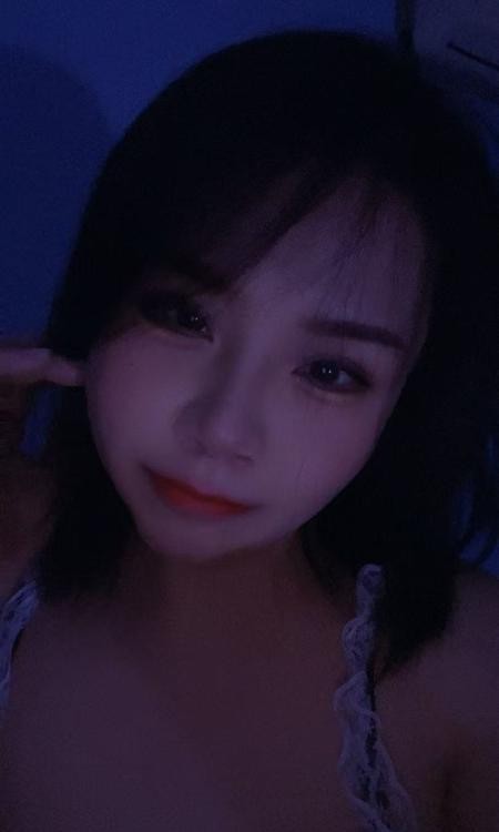 过年不打烊制服少妇