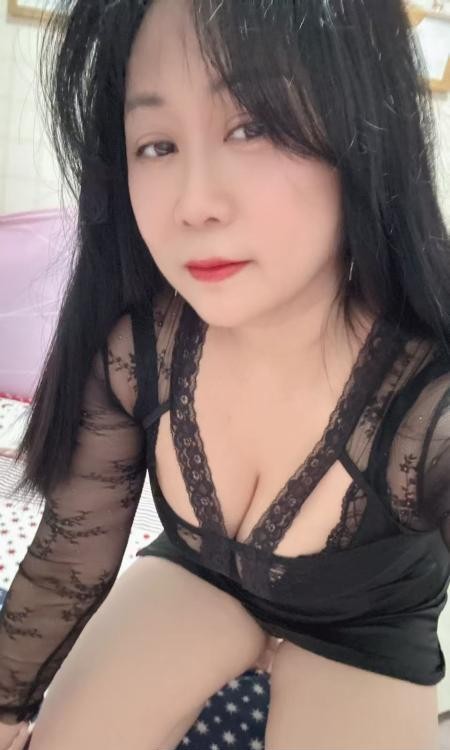 妩媚大胸萝莉少妇