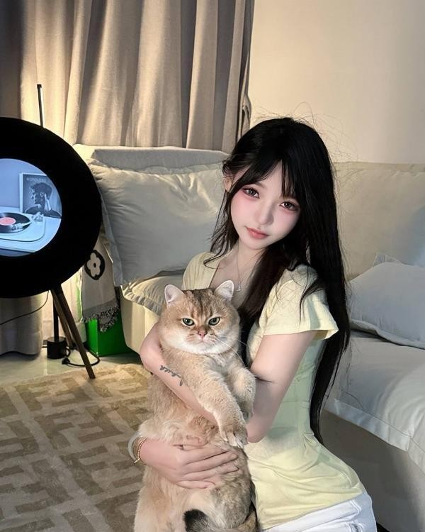 武汉三点粉一线天萌妹