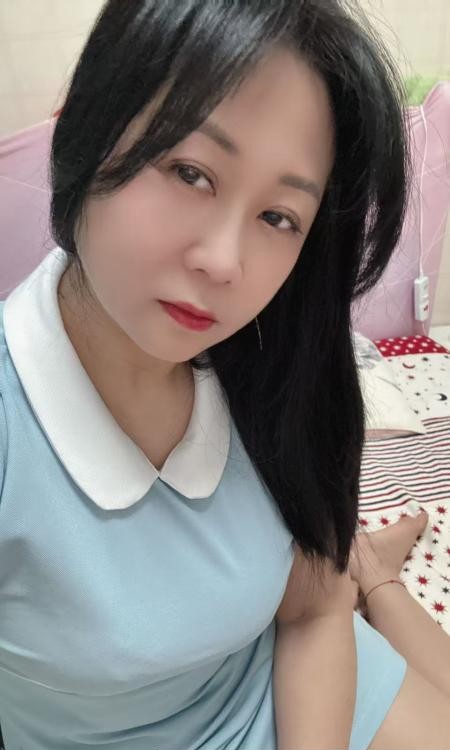 妩媚大胸萝莉少妇