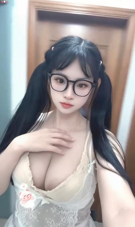 闵行童颜巨乳小姐姐