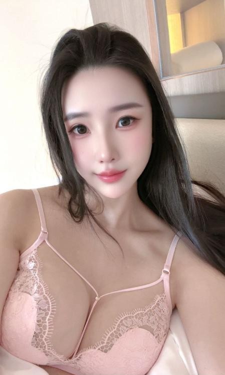 前凸后翘高挑子萱老师