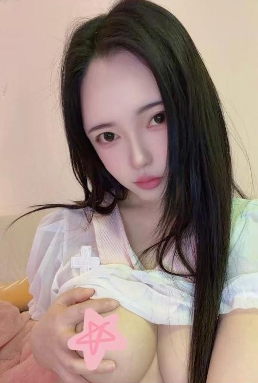 大胸菲菲小可爱