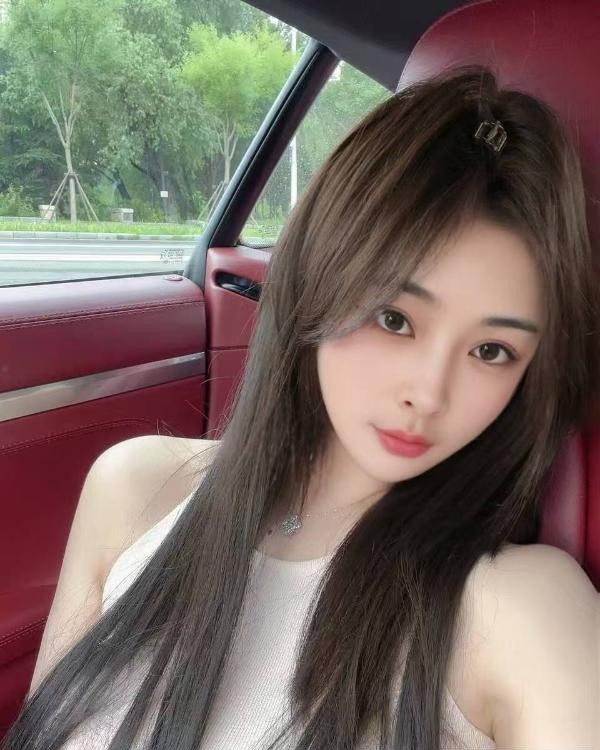 可爱成熟美少女