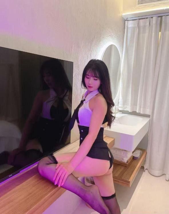 白云可69舌吻六月