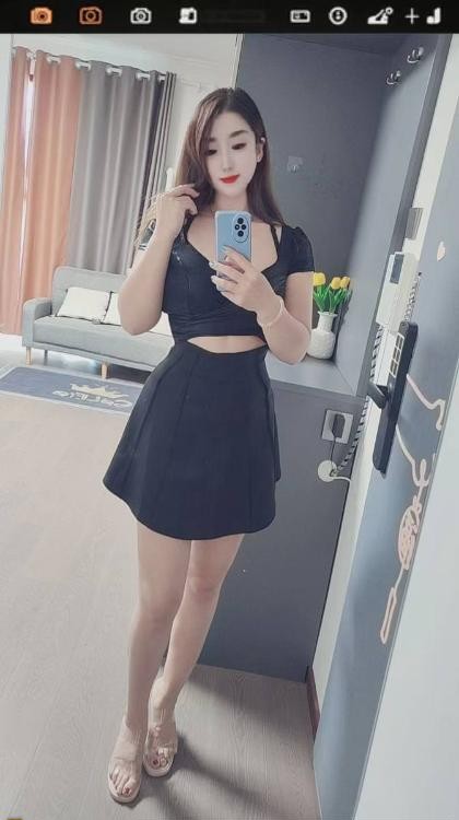 高挑大胸风骚妹子