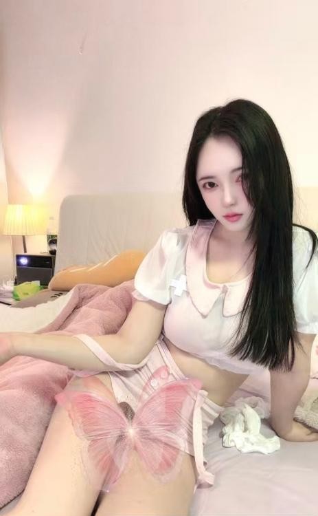 大胸菲菲小可爱