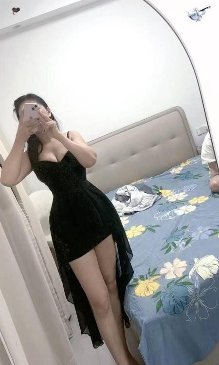 黑色情趣性感美女