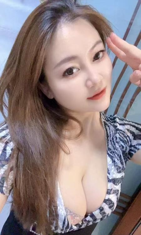 蜀山深喉肤白大胸奶霸