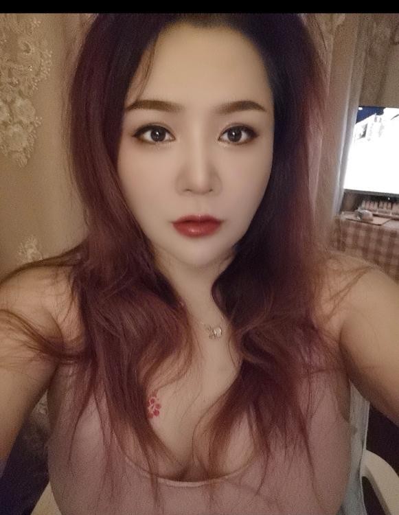 南京玄武门大奶彤彤