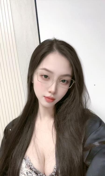 东站反差明媚儿