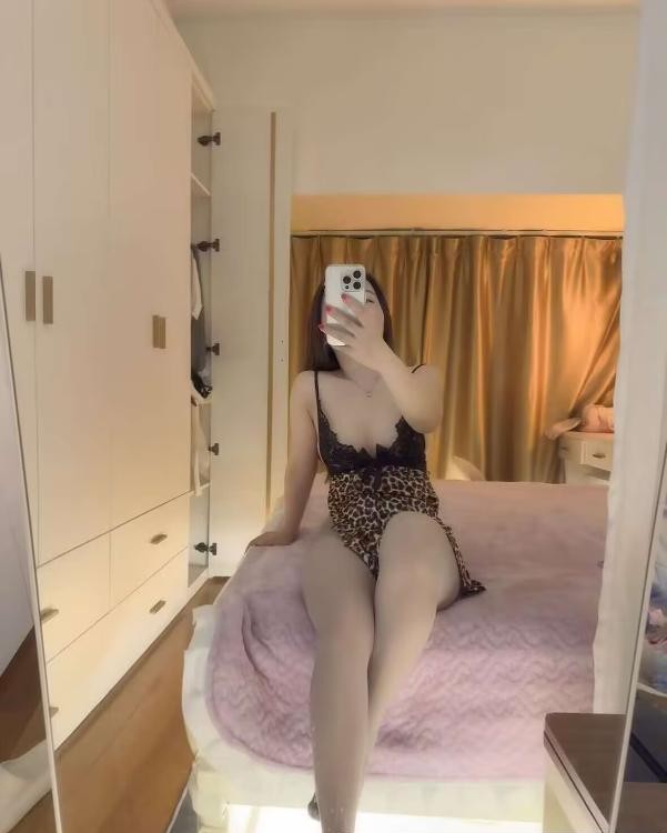 龙华易高潮小艾米