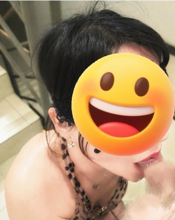 迷人又风情的御姐