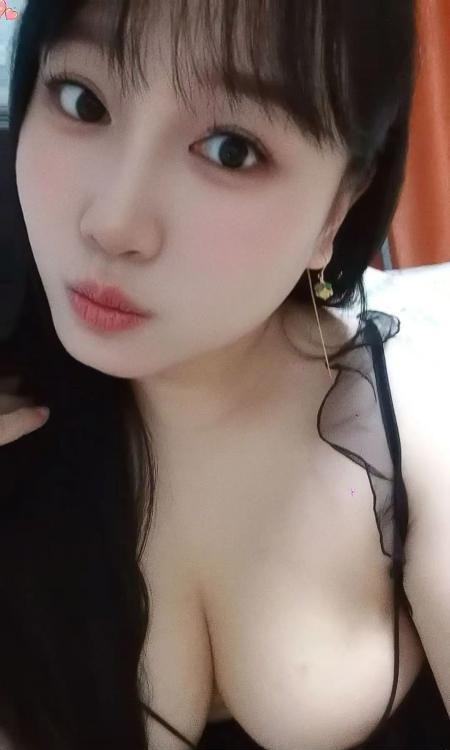 瑶海眼镜妹笑笑