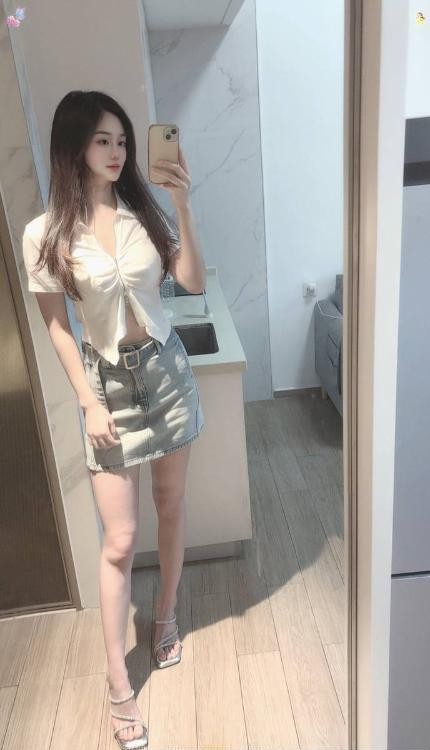 坂田细腰身材梦舒