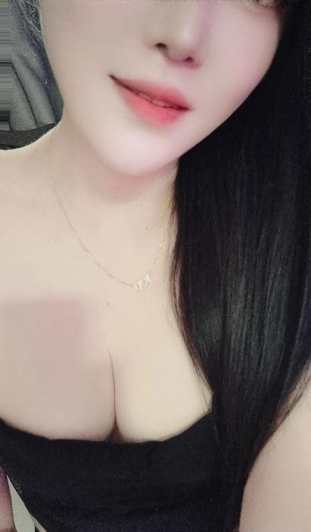 肤白大长腿依晨