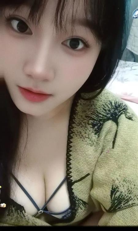 瑶海眼镜妹笑笑