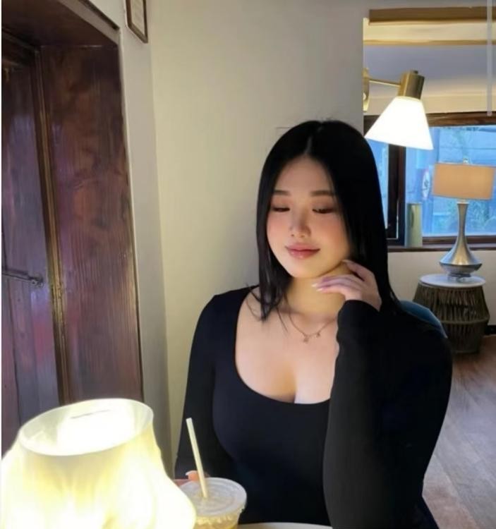 双飞肥臀姐妹花