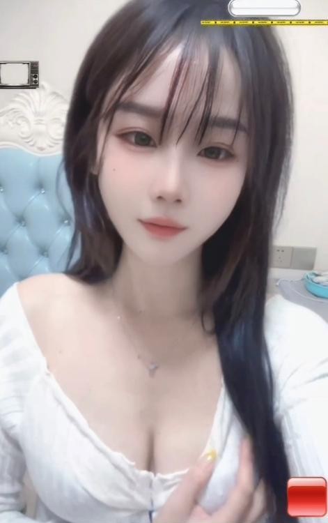 龙华颜值淼淼妹子