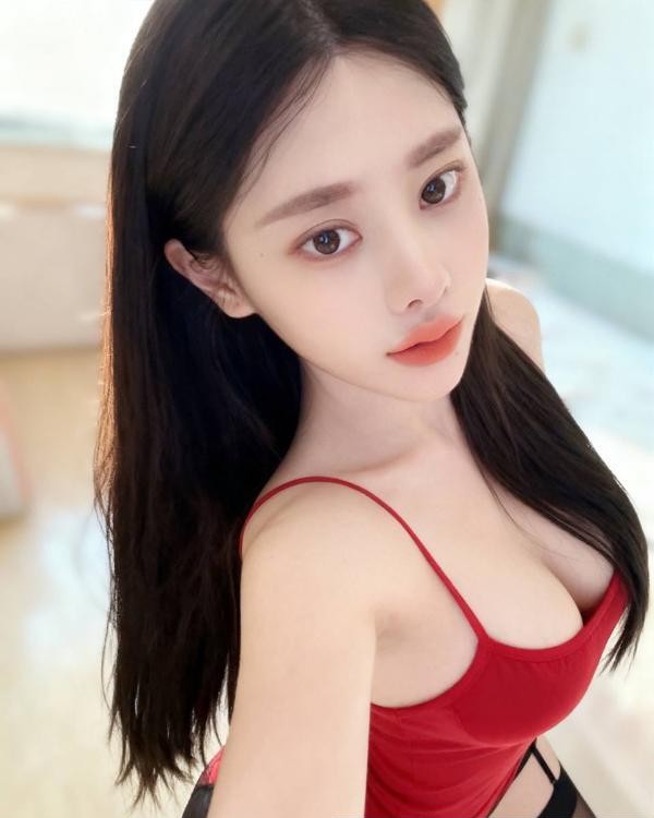 南山温柔性感美女诺诺