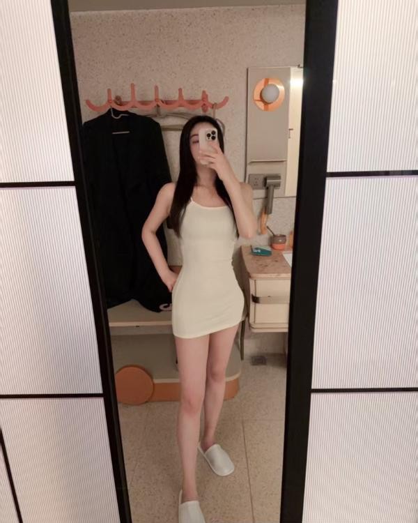 一字马瑜伽骚妹