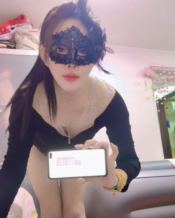 AV水床艳舞美妇