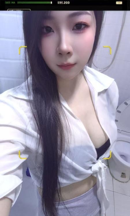 白丝高跟长腿学妹