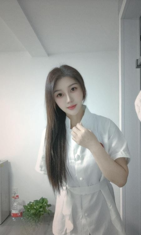 拱野性感制服瑶瑶