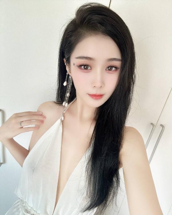 粉b细腰颜值女友萱萱