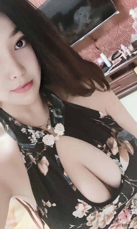 奥体黑丝长腿少妇