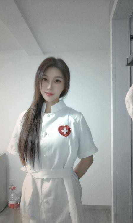 拱野性感制服瑶瑶