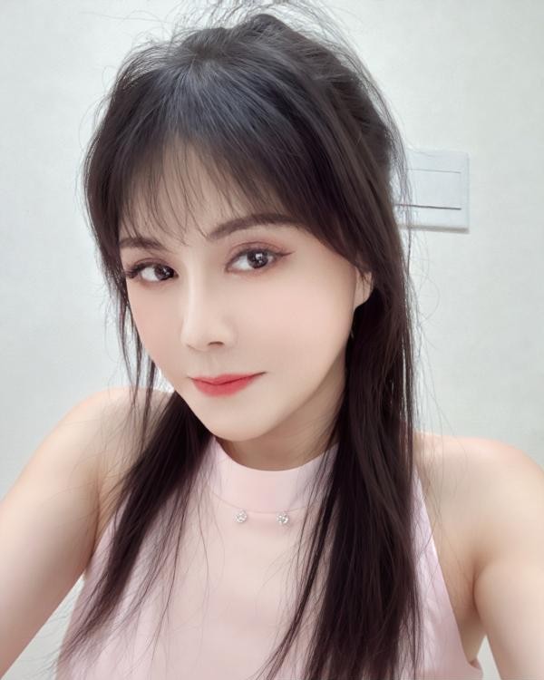 华阳性感御姐甜梦